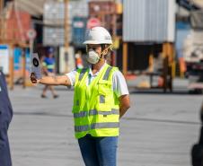 Blitz educativa reforça segurança viária no Porto de Paranaguá
