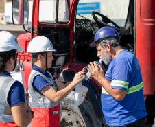Blitz educativa reforça segurança viária no Porto de Paranaguá