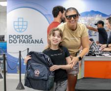 Em contagem regressiva, atletas garantem os últimos kits na véspera da 3ª Corrida do Porto
