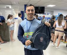 Em contagem regressiva, atletas garantem os últimos kits na véspera da 3ª Corrida do Porto