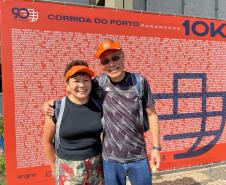 Em contagem regressiva, atletas garantem os últimos kits na véspera da 3ª Corrida do Porto