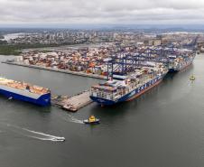 Porto de Paranaguá é o 1º a receber veículos elétricos fabricados por gigante chinesa que retoma vendas no Brasil