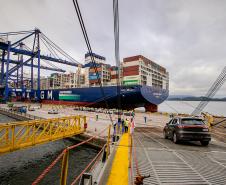Porto de Paranaguá é o 1º a receber veículos elétricos fabricados por gigante chinesa que retoma vendas no Brasil