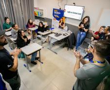 Portos do Paraná forma comerciantes em inglês na Ilha do Mel para reforçar receptivo turísticos