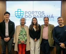 Despedida simbólica: ex-diretor da Wilson Sons visita o Porto de Paranaguá
