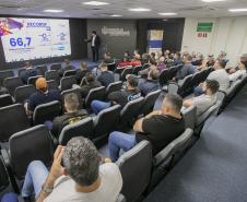 Produtores rurais de Pato Bragado visitam o Porto de Paranaguá 