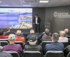 Produtores rurais de Pato Bragado visitam o Porto de Paranaguá 