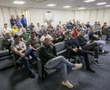 Produtores rurais de Pato Bragado visitam o Porto de Paranaguá 