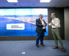 Portos do Paraná recebe a mais alta autoridade da Marinha do Brasil
