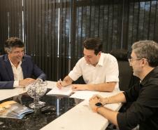 Governo assina contrato do PAR14 e empresa investirá R$ 1,2 bilhão no Porto de Paranaguá