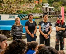 Oficina de Pintura reúne comunidade e transforma escola da Ilha de Eufrasina