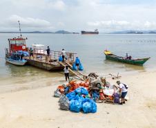Mutirão de Limpeza das Praias da Ilha do Mel recolhe quase 11 toneladas de resíduos