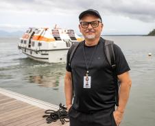 Portos do Paraná reforça turismo internacional com chegada de cruzeiro à Ilha do Mel