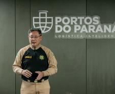 Coronéis do curso de alta administração do Exército visitam o Porto de Paranaguá