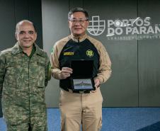 Coronéis do curso de alta administração do Exército visitam o Porto de Paranaguá