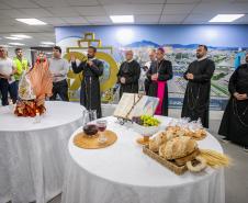 Imagem de Nossa Senhora do Rocio é recebida com homenagens no Porto de Paranaguá