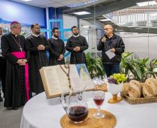 Imagem de Nossa Senhora do Rocio é recebida com homenagens no Porto de Paranaguá