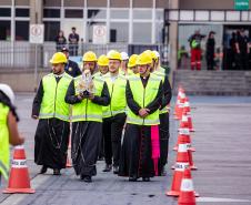 Imagem de Nossa Senhora do Rocio é recebida com homenagens no Porto de Paranaguá