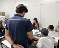 Adolescentes da Ilha dos Valadares concluem curso de informática da Portos do Paraná