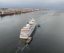Navio Silver Whisper atracou pela primeira vez no Porto de Paranaguá trazendo mais de 700 passageiros
