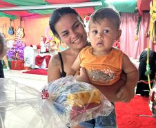 Natal Solidário da Portos do Paraná leva alegria a centenas de crianças em Paranaguá