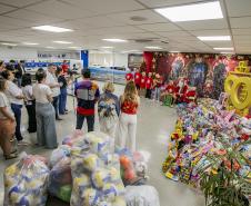 Natal Solidário da Portos do Paraná entrega brinquedos arrecadados pela comunidade portuária