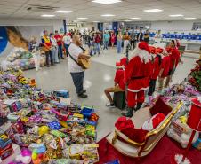 Natal Solidário da Portos do Paraná entrega brinquedos arrecadados pela comunidade portuária