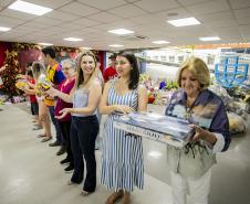 Natal Solidário da Portos do Paraná entrega brinquedos arrecadados pela comunidade portuária