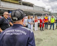 Natal Solidário da Portos do Paraná entrega brinquedos arrecadados pela comunidade portuária