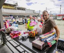 Natal Solidário da Portos do Paraná entrega brinquedos arrecadados pela comunidade portuária
