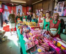 Natal Solidário da Portos do Paraná leva alegria a centenas de crianças em Paranaguá
