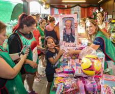 Natal Solidário da Portos do Paraná leva alegria a centenas de crianças em Paranaguá