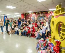 Natal Solidário: Papai Noel recebe crianças até quinta-feira no Palácio Taguaré