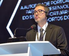 Portos do Paraná destaca avanços regulatórios e modernização em congresso internacional