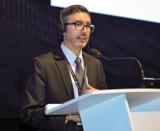 Portos do Paraná destaca avanços regulatórios e modernização em congresso internacional