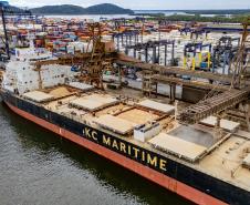 Portos paranaenses lideram movimentação entre os maiores do Brasil em 2025