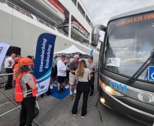 Navio de cruzeiros traz turistas da América do Norte e da Europa ao litoral do Paraná