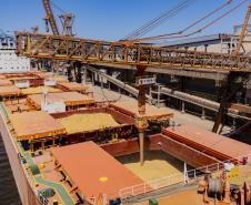 Porto de Paranaguá coloca em funcionamento tecnologia que reduz emissão de partículas no embarque de granéis