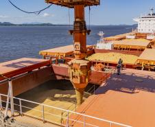 Porto de Paranaguá coloca em funcionamento tecnologia que reduz emissão de partículas no embarque de granéis