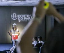 Porto Escola 2026 inicia com visitas de alunos ao cais em Paranaguá