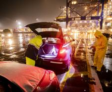 Porto de Paranaguá registra maior desembarque de veículos elétricos do Paraná