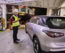 Porto de Paranaguá registra maior desembarque de veículos elétricos do Paraná