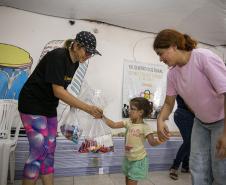 Mais de 1.500 kits são distribuídos em ação de Páscoa da Portos do Paraná