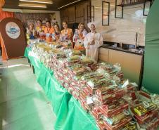 Mais de 1.500 kits são distribuídos em ação de Páscoa da Portos do Paraná