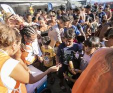 Mais de 1.500 kits são distribuídos em ação de Páscoa da Portos do Paraná