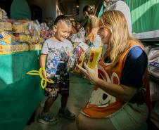 Mais de 1.500 kits são distribuídos em ação de Páscoa da Portos do Paraná