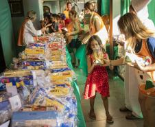 Mais de 1.500 kits são distribuídos em ação de Páscoa da Portos do Paraná