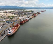 Porto de Paranaguá completa 91 anos como motor econômico do Paraná