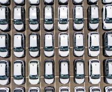 Porto de Paranaguá registra alta de 100% na movimentação de veículos em março