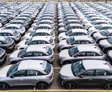 Porto de Paranaguá registra alta de 100% na movimentação de veículos em março